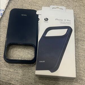 Beats by Dre Dark Blue iPhone 17 Pro Case with MagSafe